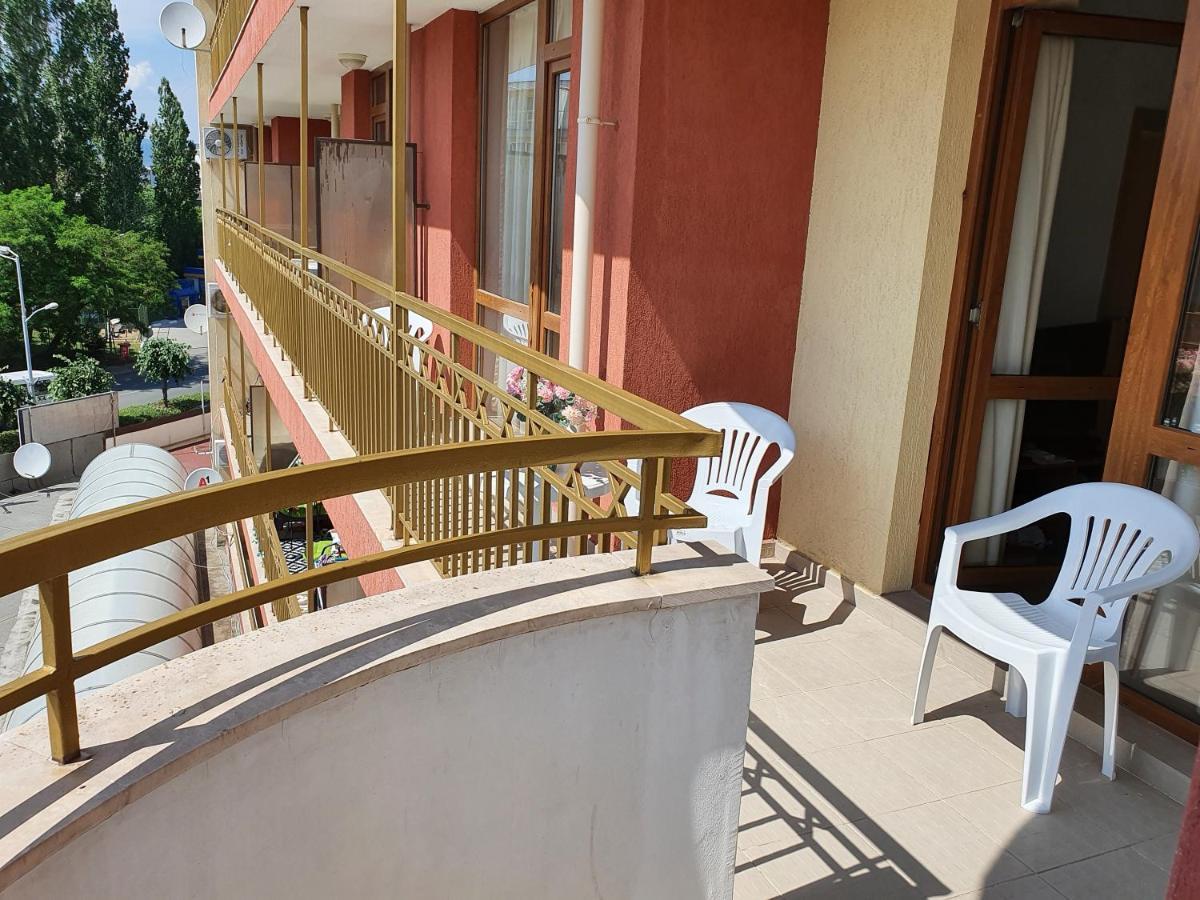 Apartment Ashton Hall - Sonnenstrand - Ost Sunny Beach Esterno foto